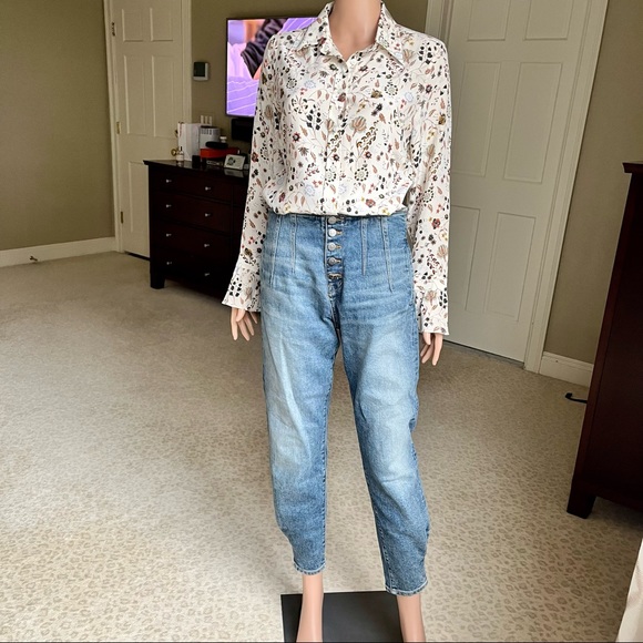 Frame ruffle cuff floral silk 70s shirt in off-white - Picture 10 of 10